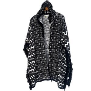 Kaisely Black White‎ Southwestern Hooded Shawl Poncho Sweater Size Medium